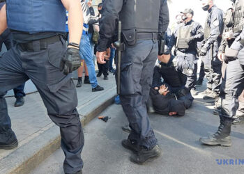 Попытка провести гей парад в Запорожье