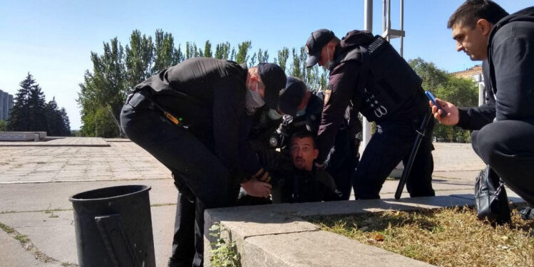 Дети на «гейпараде» в Запорожье!