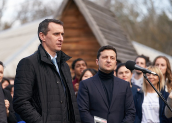 Ляшко и Зеленский незадолго до развешивания лапши.