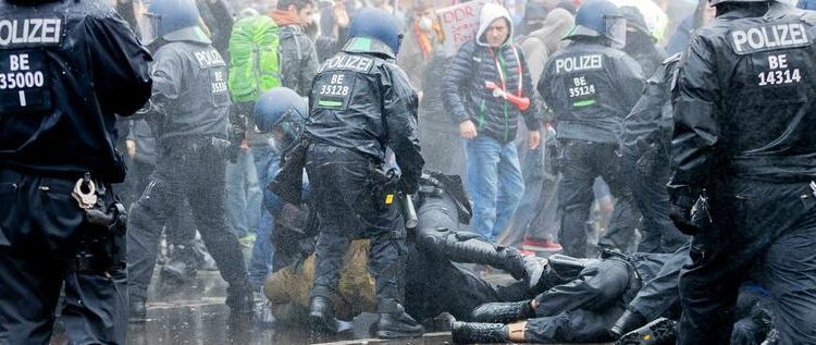 Разгон демонстрации анти барановируса в Берлине 18.11.2020 года