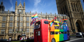 ВОЗ учит детей сексу от 0-4