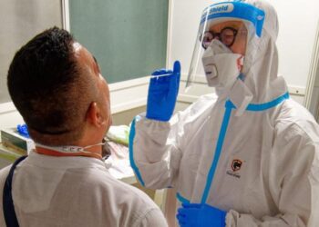 Вылетели здоровы, прилетели больные!