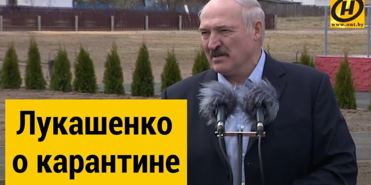 Лукашенко: В спину толкают — давайте карантин!