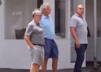 Зачем Биллу сиськи?