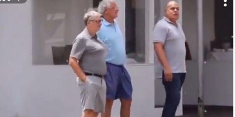 Зачем Биллу сиськи?