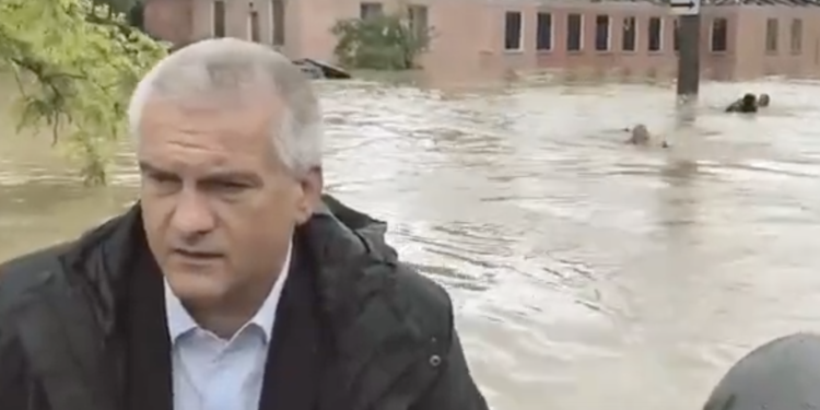 Доплавались до Аксенова