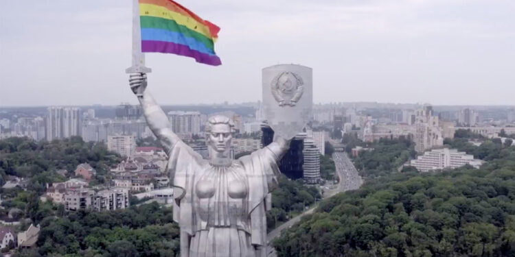 ЛГБТ Родина Мать