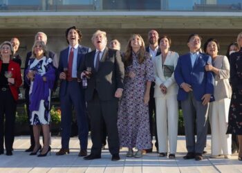 Социальная дистанция? Не, не слышали — G7!