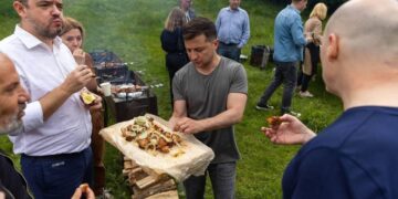 Маска и социальная дистанция Президента