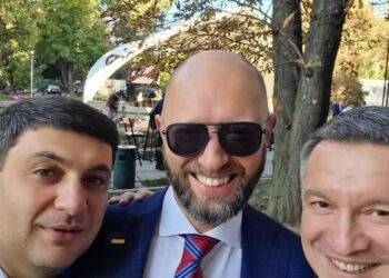 Гниды в Киеве объединяются под выборы