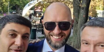 Гниды в Киеве объединяются под выборы