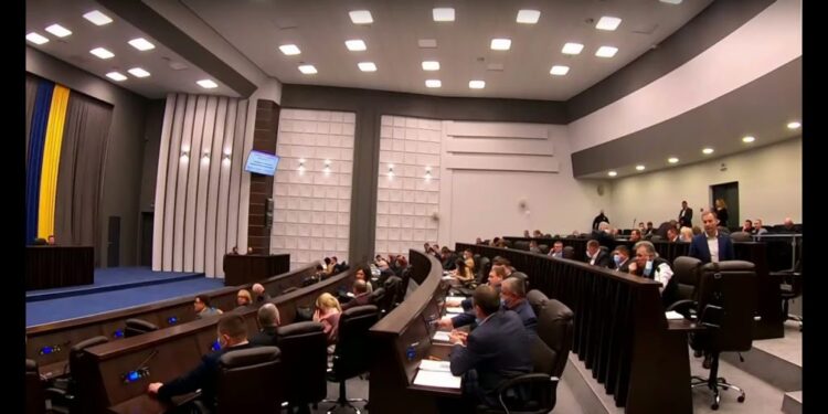 Облсовет Тернопольщины за «добровольный» укол