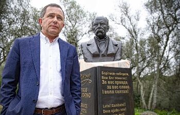 Конгресс украинцев в западной Европе приторговывает детьми?