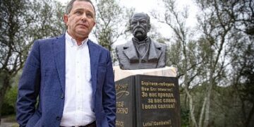 Конгресс украинцев в западной Европе приторговывает детьми?